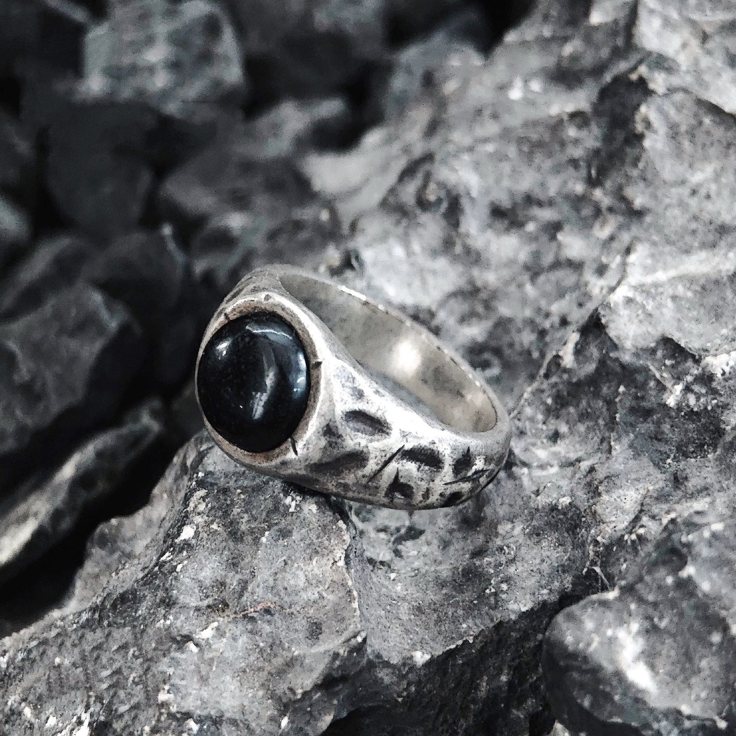 Vintage Inlaid Apache Tears Stone Black Obsidian Silver Ring