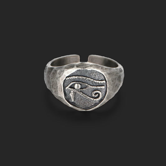 Vintage Ancient Egyptian Eye of Horus Men’s Silver Ring